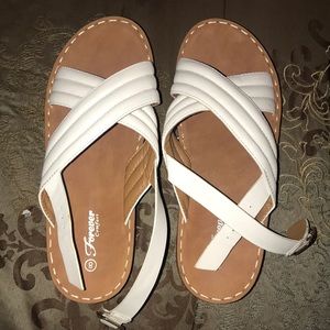 BRAND NEW SANDALS ‼️‼️🤍